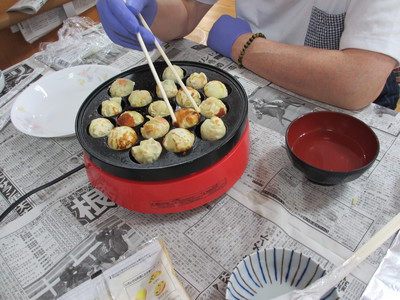 餃子　ひっくり返す.JPG